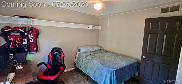 977 Town Trail, Pinckney, MI 48169