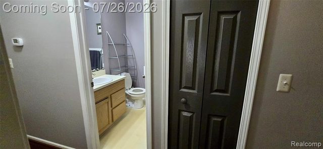 977 Town Trail, Pinckney, MI 48169