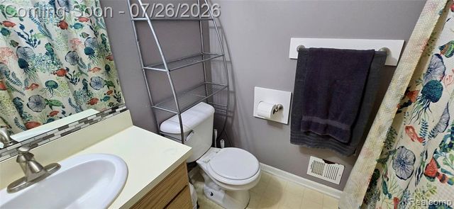977 Town Trail, Pinckney, MI 48169