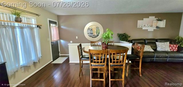 977 Town Trail, Pinckney, MI 48169