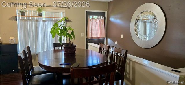 977 Town Trail, Pinckney, MI 48169