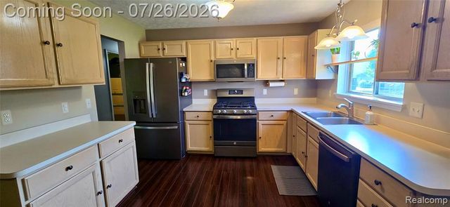 977 Town Trail, Pinckney, MI 48169