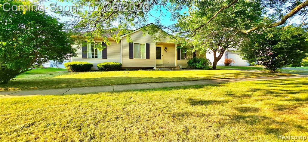 977 Town Trail, Pinckney, MI 48169
