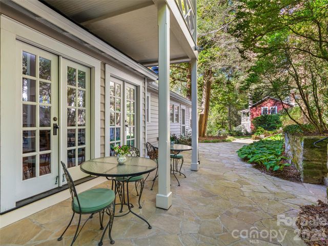 300 Ivy Terrace Drive, Saluda, NC 28773