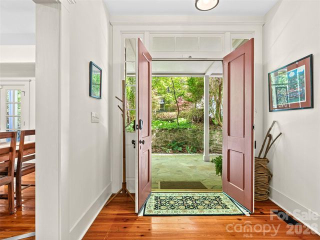 300 Ivy Terrace Drive, Saluda, NC 28773
