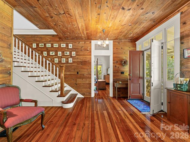 300 Ivy Terrace Drive, Saluda, NC 28773