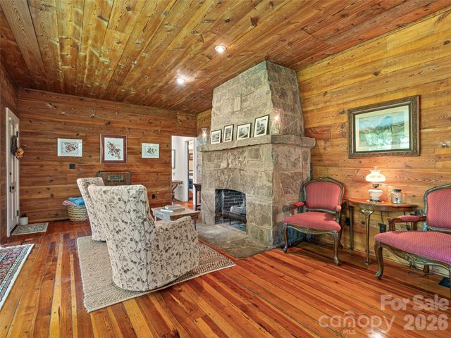 300 Ivy Terrace Drive, Saluda, NC 28773