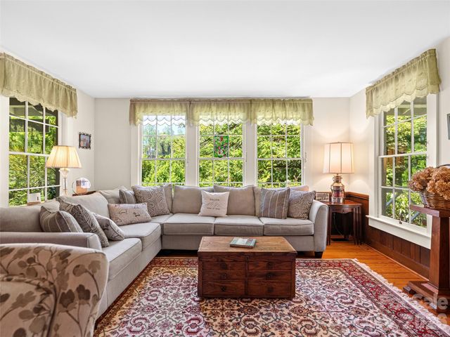 300 Ivy Terrace Drive, Saluda, NC 28773