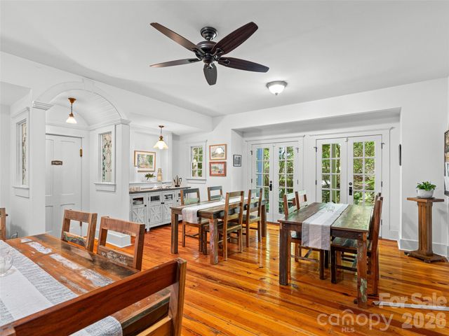 300 Ivy Terrace Drive, Saluda, NC 28773