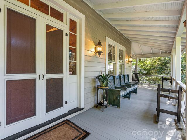 300 Ivy Terrace Drive, Saluda, NC 28773