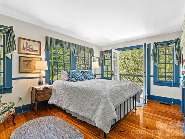 300 Ivy Terrace Drive, Saluda, NC 28773