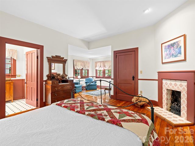 300 Ivy Terrace Drive, Saluda, NC 28773