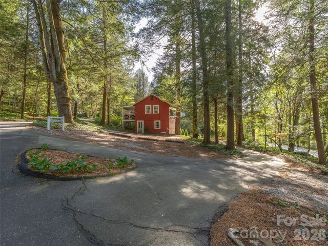 300 Ivy Terrace Drive, Saluda, NC 28773