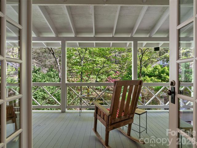300 Ivy Terrace Drive, Saluda, NC 28773
