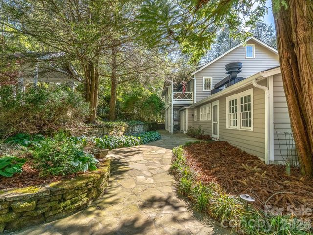 300 Ivy Terrace Drive, Saluda, NC 28773
