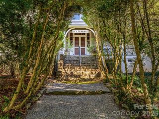 300 Ivy Terrace Drive, Saluda, NC 28773