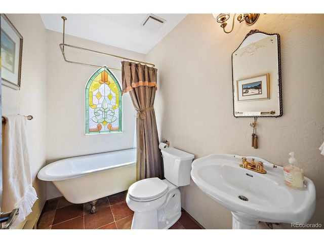 133 Via Vallecito, Manitou Springs, CO 80829