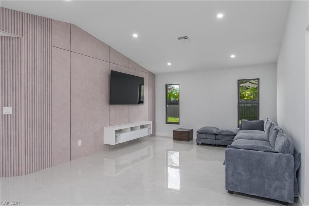 Image 12 of property listing at 233 11th TER, Cape Coral, FL 33993