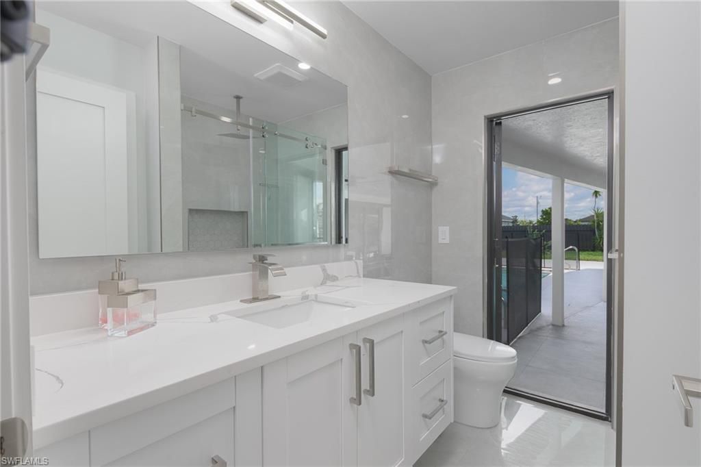 Image 16 of property listing at 233 11th TER, Cape Coral, FL 33993