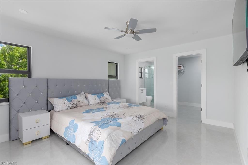 Image 17 of property listing at 233 11th TER, Cape Coral, FL 33993