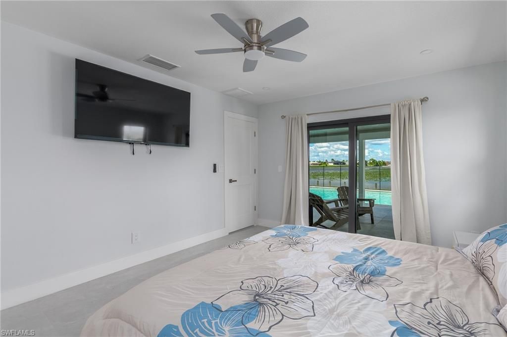 Image 18 of property listing at 233 11th TER, Cape Coral, FL 33993