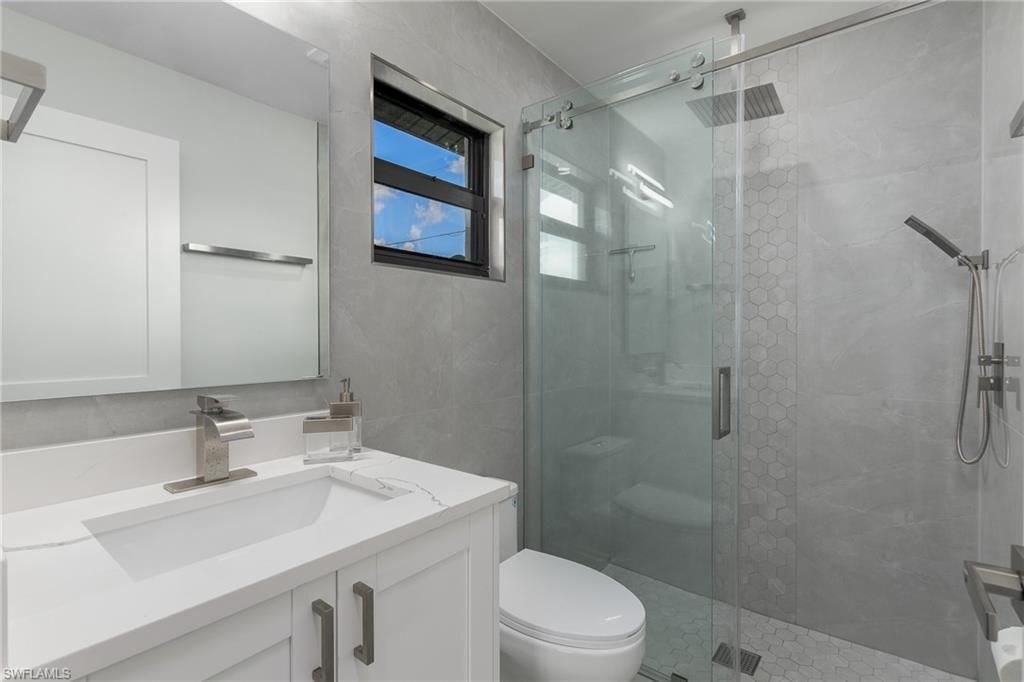 Image 19 of property listing at 233 11th TER, Cape Coral, FL 33993