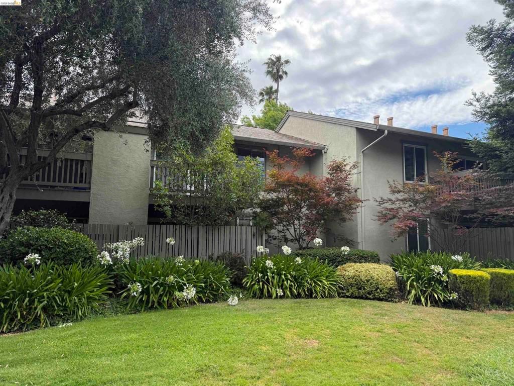 2562 WALNUT BLVD., Walnut Creek, CA 94596