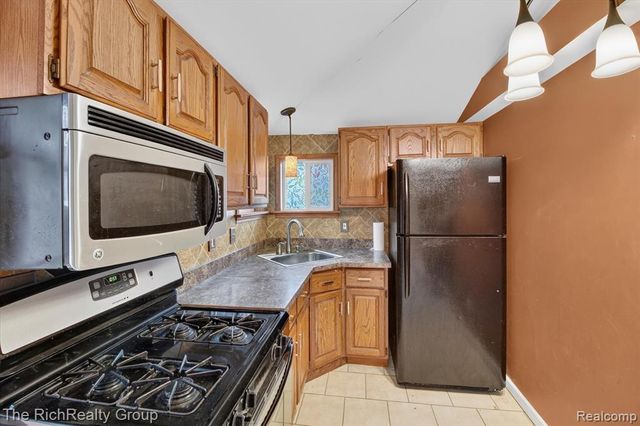 37445 Marquette Street, Westland, MI 48185