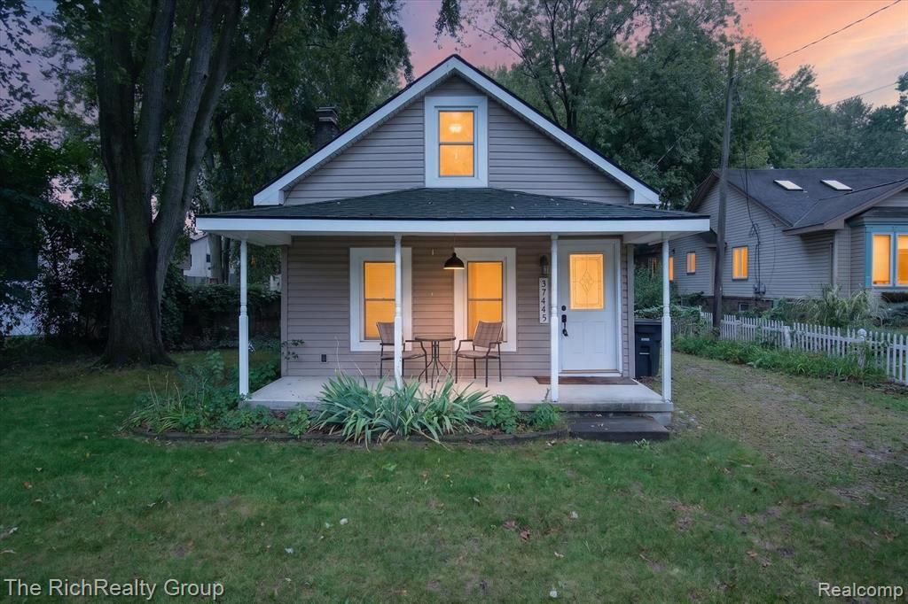 37445 Marquette Street, Westland, MI 48185