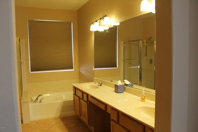5435 W BUFFALO Street, Chandler, AZ 85226