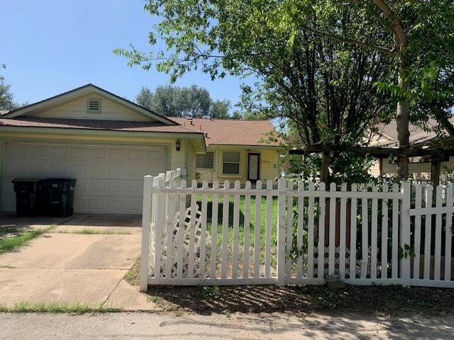 198 Hogan, Kyle, TX 78640
