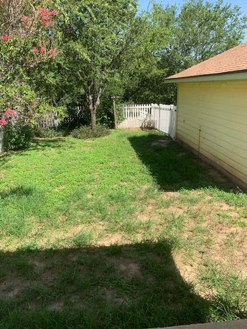 198 Hogan, Kyle, TX 78640