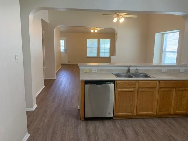 198 Hogan, Kyle, TX 78640