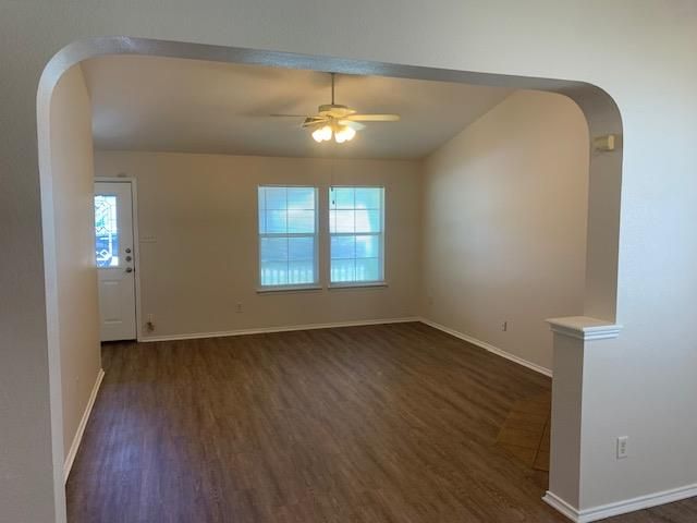 198 Hogan, Kyle, TX 78640