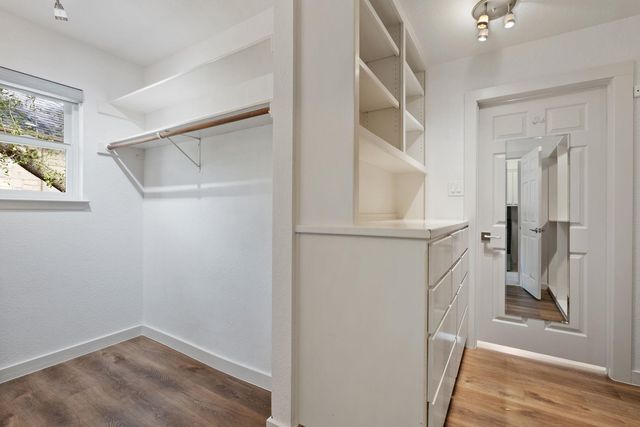 112 Spellbrook LN, Lakeway, TX 78734