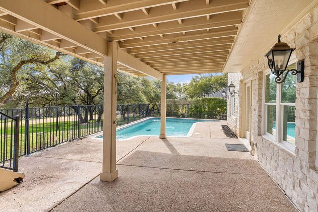 112 Spellbrook LN, Lakeway, TX 78734