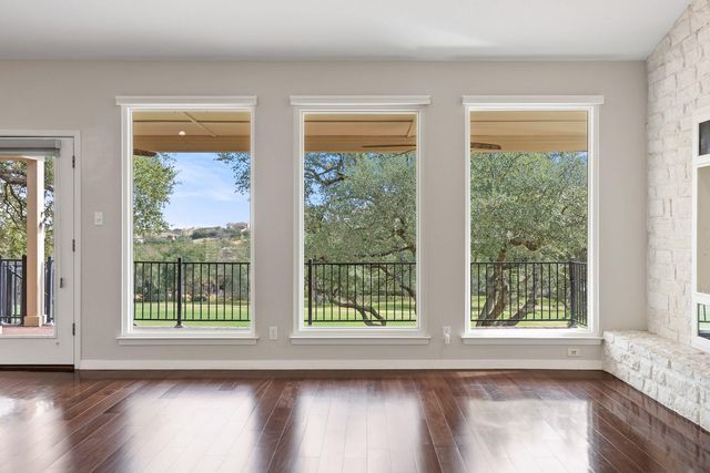 112 Spellbrook LN, Lakeway, TX 78734