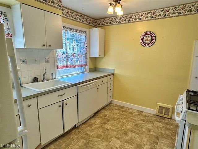 4159 E 150th Street, Cleveland, OH 44128