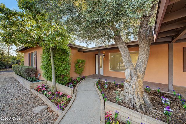 1002 E GLENN Drive, Phoenix, AZ 85020