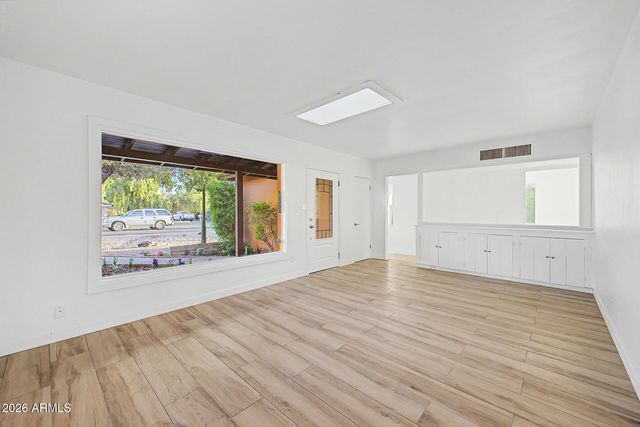 1002 E GLENN Drive, Phoenix, AZ 85020
