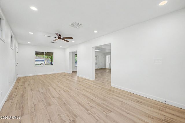 1002 E GLENN Drive, Phoenix, AZ 85020