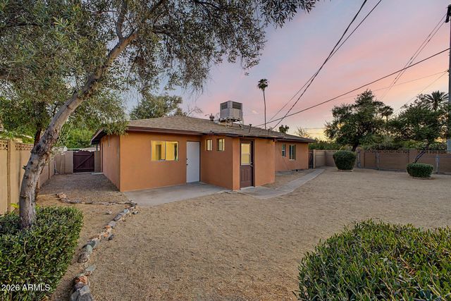 1002 E GLENN Drive, Phoenix, AZ 85020
