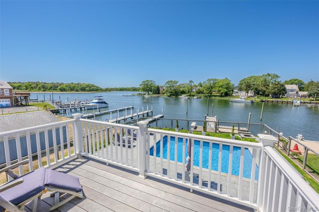 81 Beach Road, Aquebogue, NY 11901