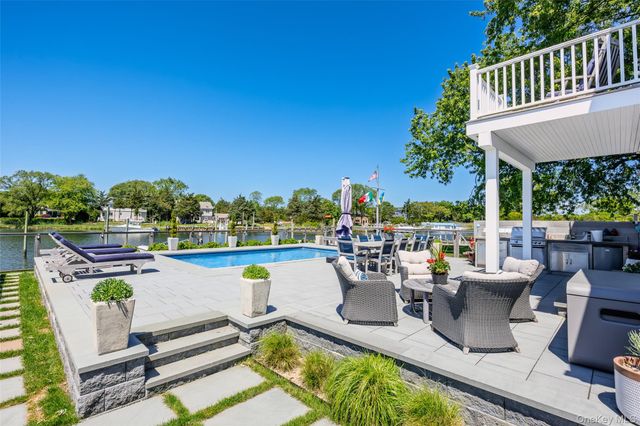81 Beach Road, Aquebogue, NY 11901