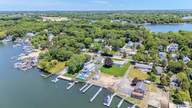 81 Beach Road, Aquebogue, NY 11901