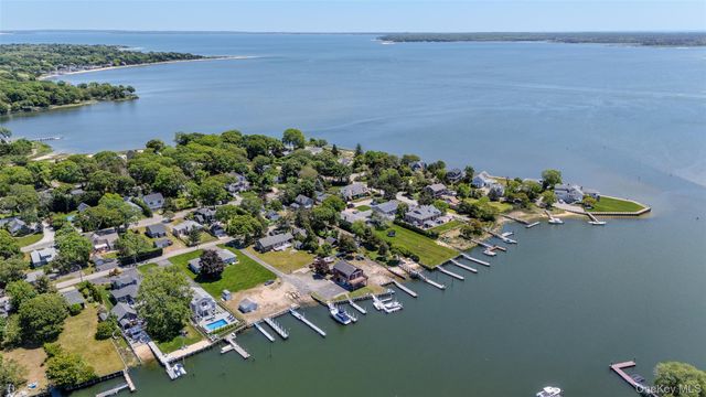 81 Beach Road, Aquebogue, NY 11901