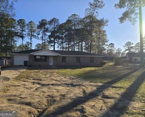 122 Dewberry Drive, Sylvester, GA 31791