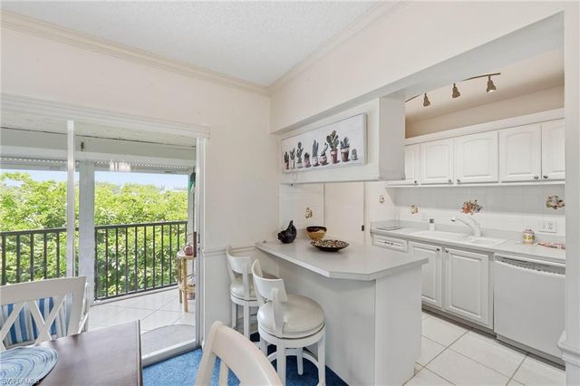 788 Park Shore DR H39, Naples, FL 34103