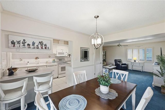 788 Park Shore DR H39, Naples, FL 34103