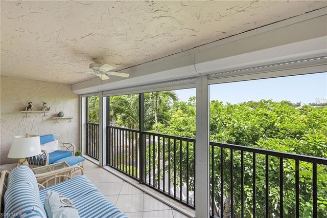 788 Park Shore DR H39, Naples, FL 34103